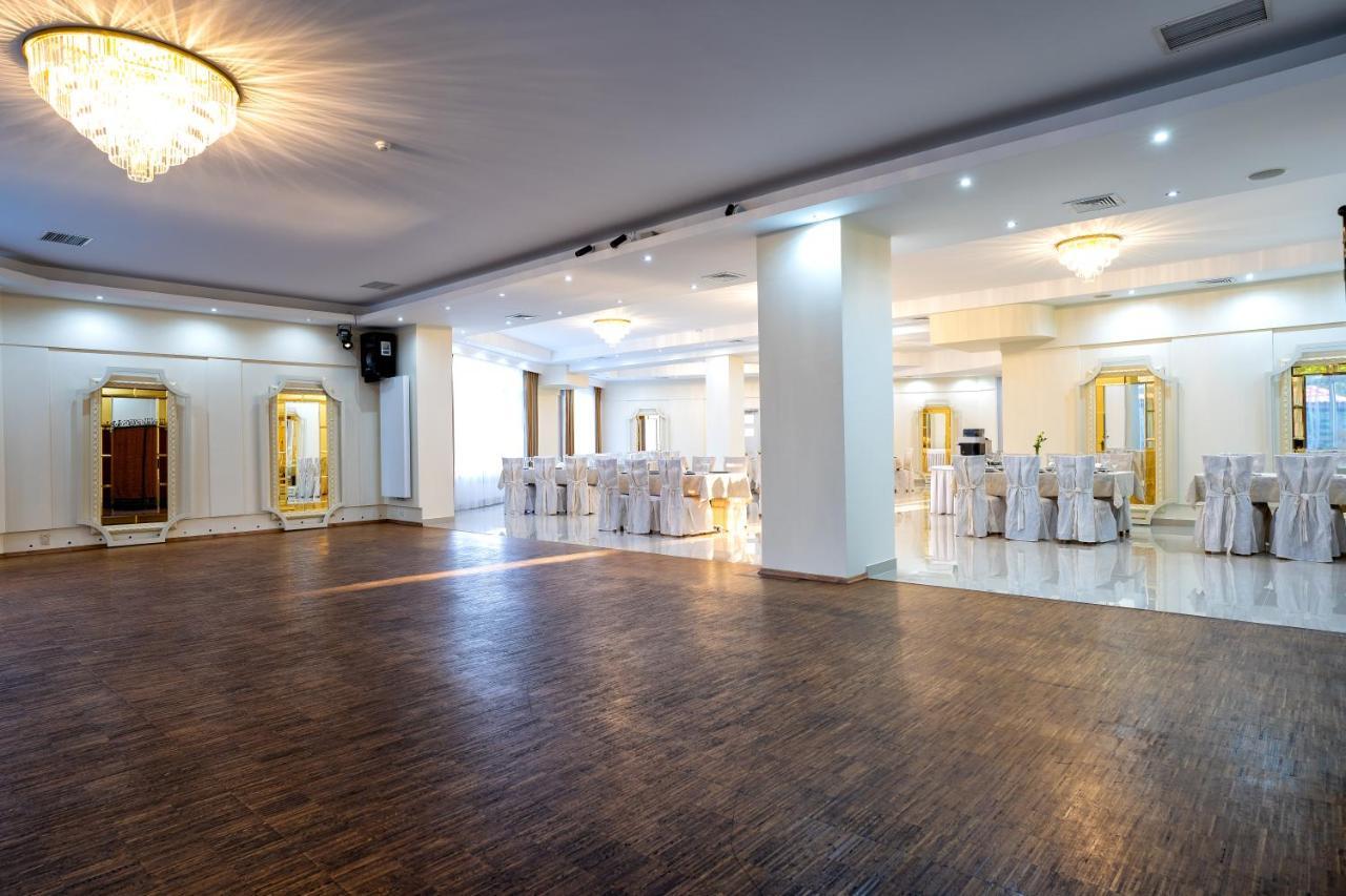 Hotel Lord Gorlice Exterior photo
